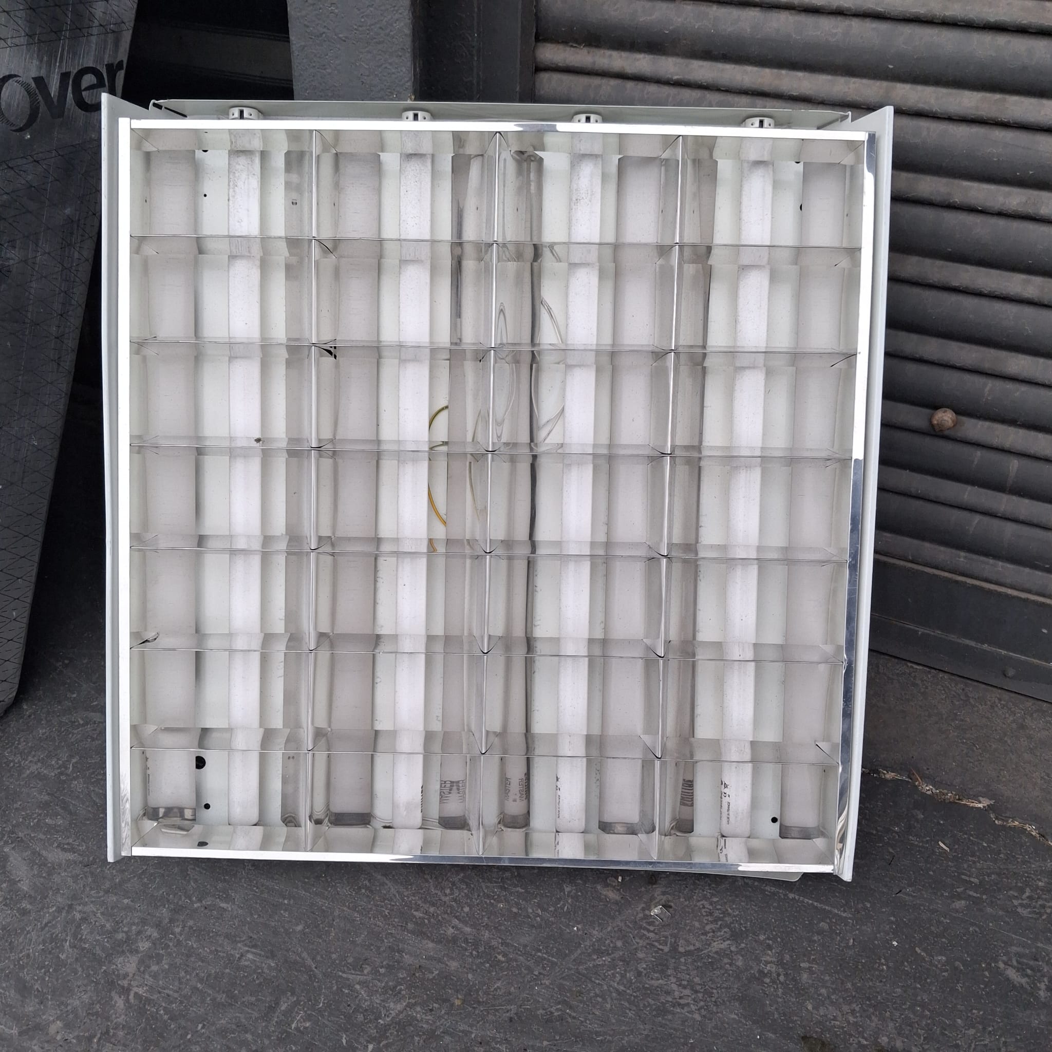Foco 60x60 fluorescente para falso techo